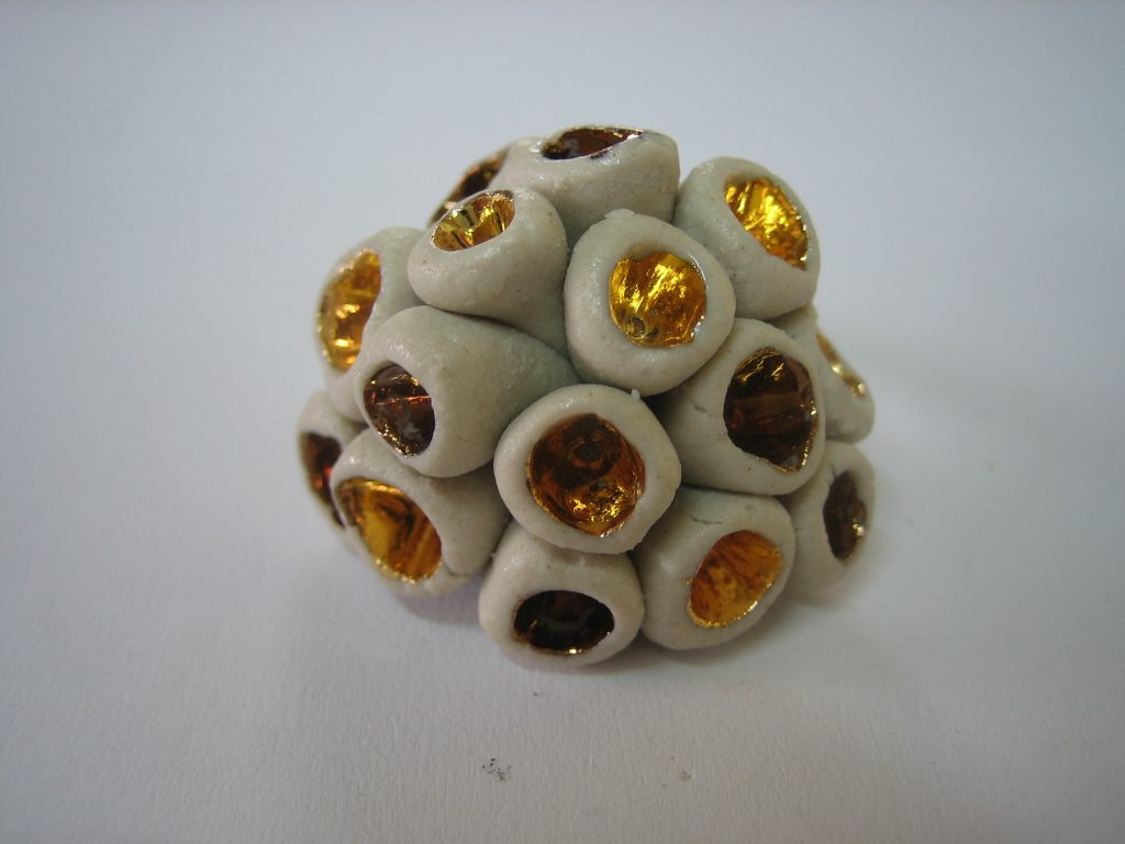 2006 porcelain, luster, o2,7xh2,2cm