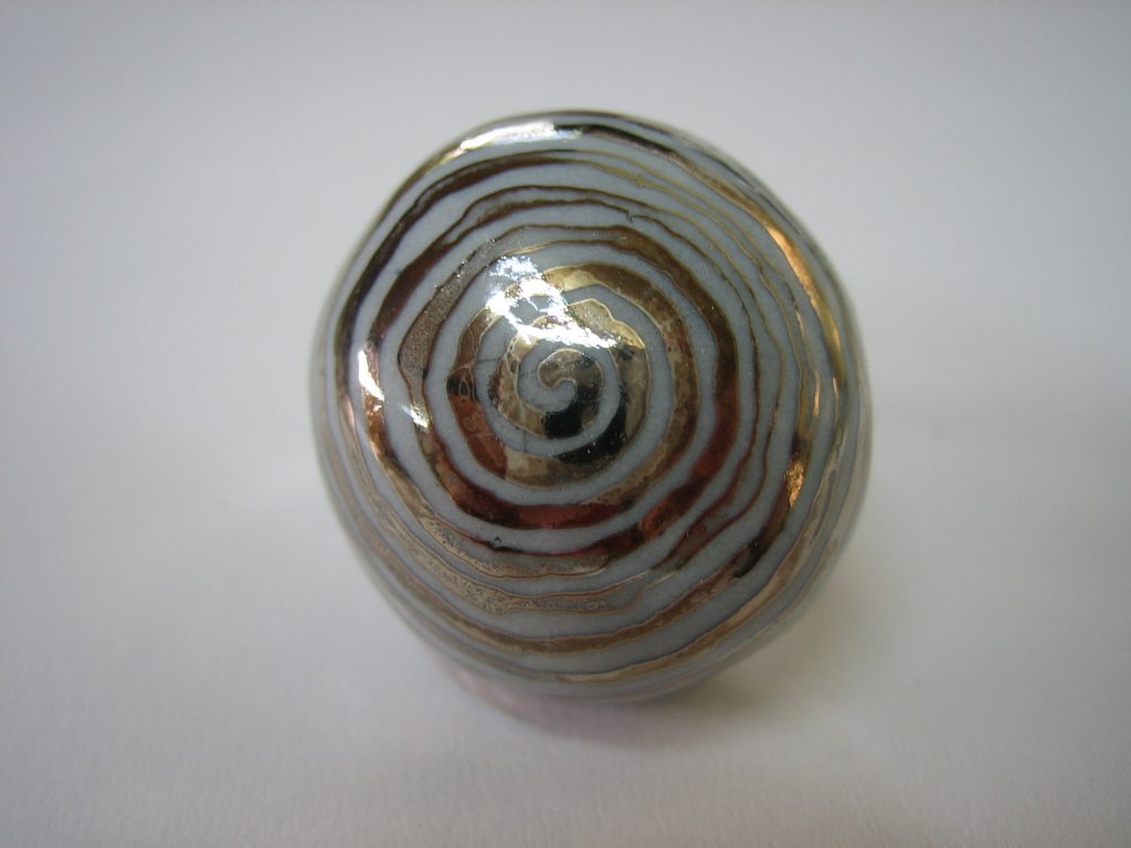 2006 porcelain, luster, silver,o 2,5cm