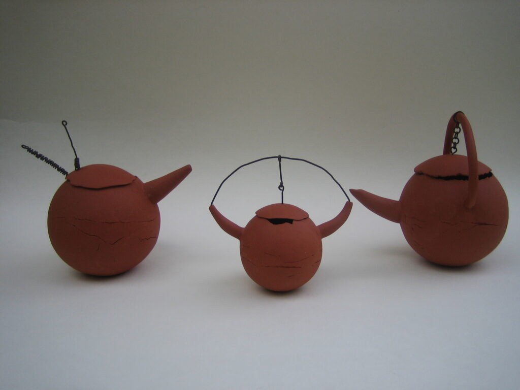 2008 'Isn't a teapot' series 3