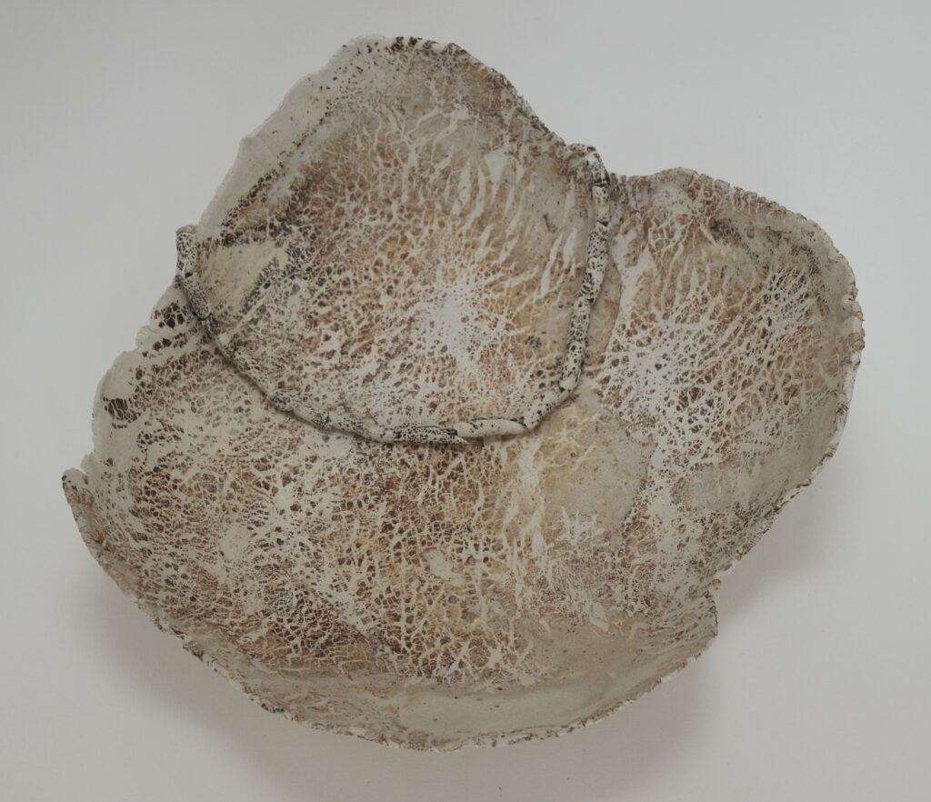 2011 stoneware, h8x o29 cm. Necklace, stoneware, 0,7x48cm
